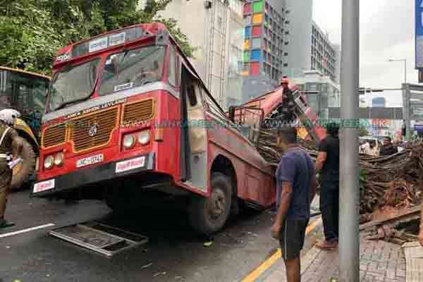 பேரூந்து விபத்தில் பலியானவர்களுக்கு ஐந்து லட்சம் வழங்கும் ரணில்