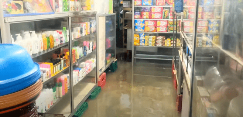 வெள்ளத்தில் மிதக்கும் மாங்குளம் தமிழர் பகுதியில் கடும் பதற்றம்