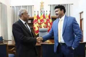 கிழக்கு ஆளுநருடன் சுமந்திரன் பேச்சு