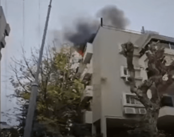 
எரியும் இஸ்ரேல் வெடிக்கும் ஏவுகணைகள் படங்கள் உள்ளே 