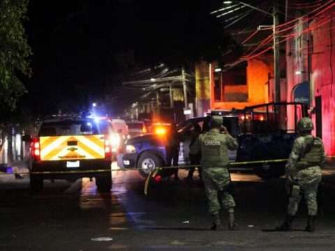 மெஸ்சிகோஸில் தாக்குதல் 6 பேர் பலி 26 பேர் காயம்