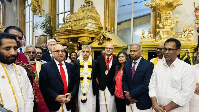ஈர்லிங் கனகை துர்க்கை அம்மன் ஆலயத்தில் கலக்கிய லண்டன் மேயர் photo
