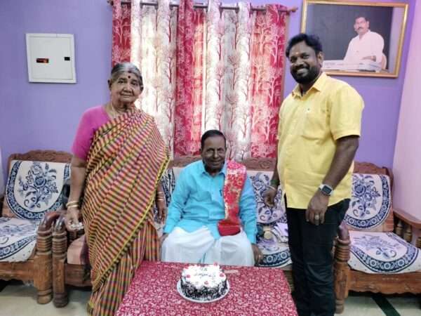 தமிழீழ பாடகரான தேனிசை  செல்லப்பா