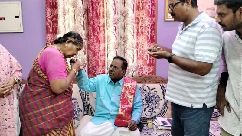 தமிழீழ பாடகரான தேனிசை  செல்லப்பா