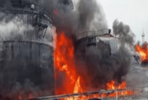 திடீர் தாக்குதல் எண்ணெய் வயல்கள் எரிகிறது