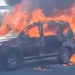 யாழில் எரிக்கப்பட்ட வாகனம்