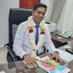 அவருடன் சத்தியமூர்த்தி வெளிநாட்டுக்கு சுற்றுலா