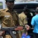 பொலிஸ் சுற்றிவளைப்பு பறக்கும் தேசவிரோத கும்பல்