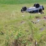 மூவர் காயம் ஜீப் விபத்தில்