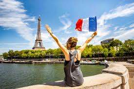 பிரான்ஸ் செல்ல அமைச்சின் நிதியை செலவு செய்த அதிகாரி